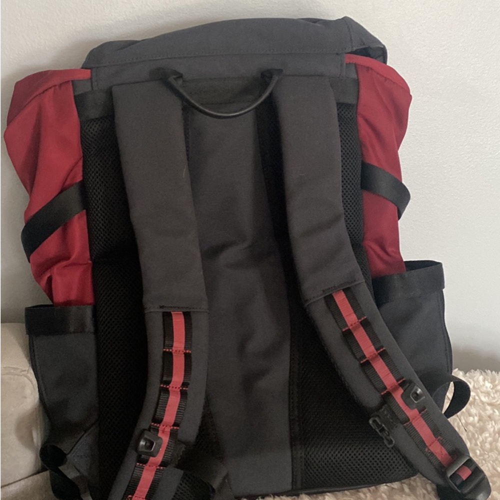 Oakley backpack - Picture 2 of 4